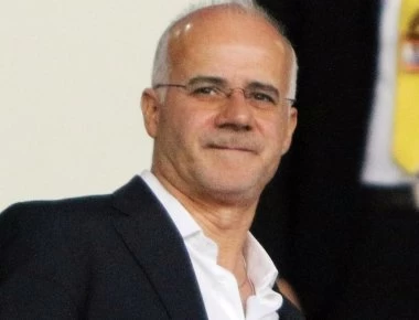 Απολαυστικός Μητσικώστας σε ρόλο Τσίπρα: Του…200ευρου (βίντεο)